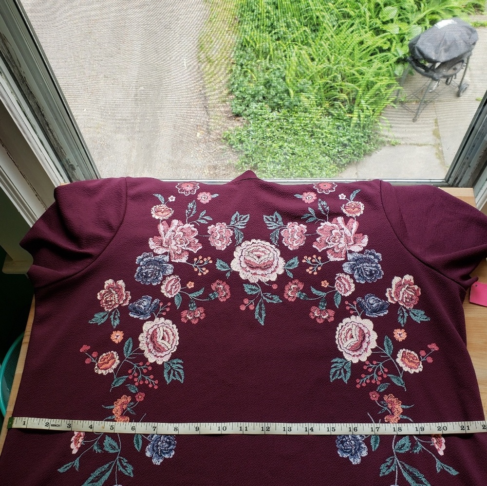 Floral Shift Dress - Picture 6 of 8